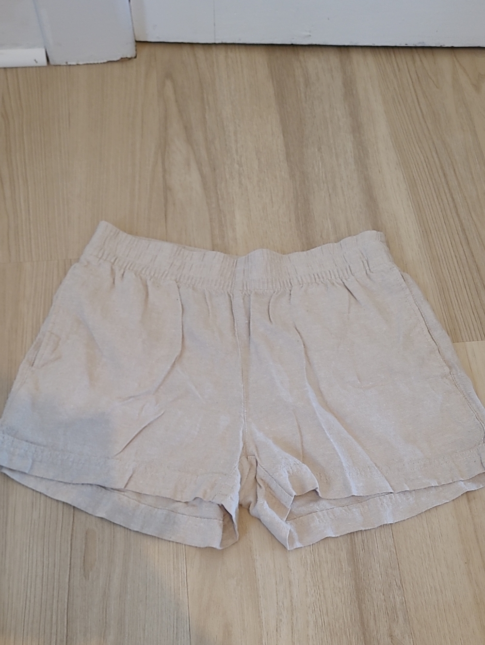 Old Navy Cream High-Waist Linen-Blend Relaxed Shorts